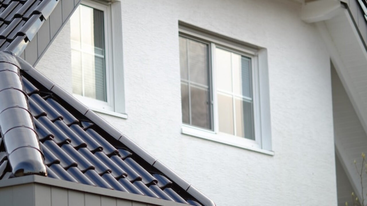 Changer ses fenêtres à Brunoy : passer par un professionnel ou le faire soi-même ?