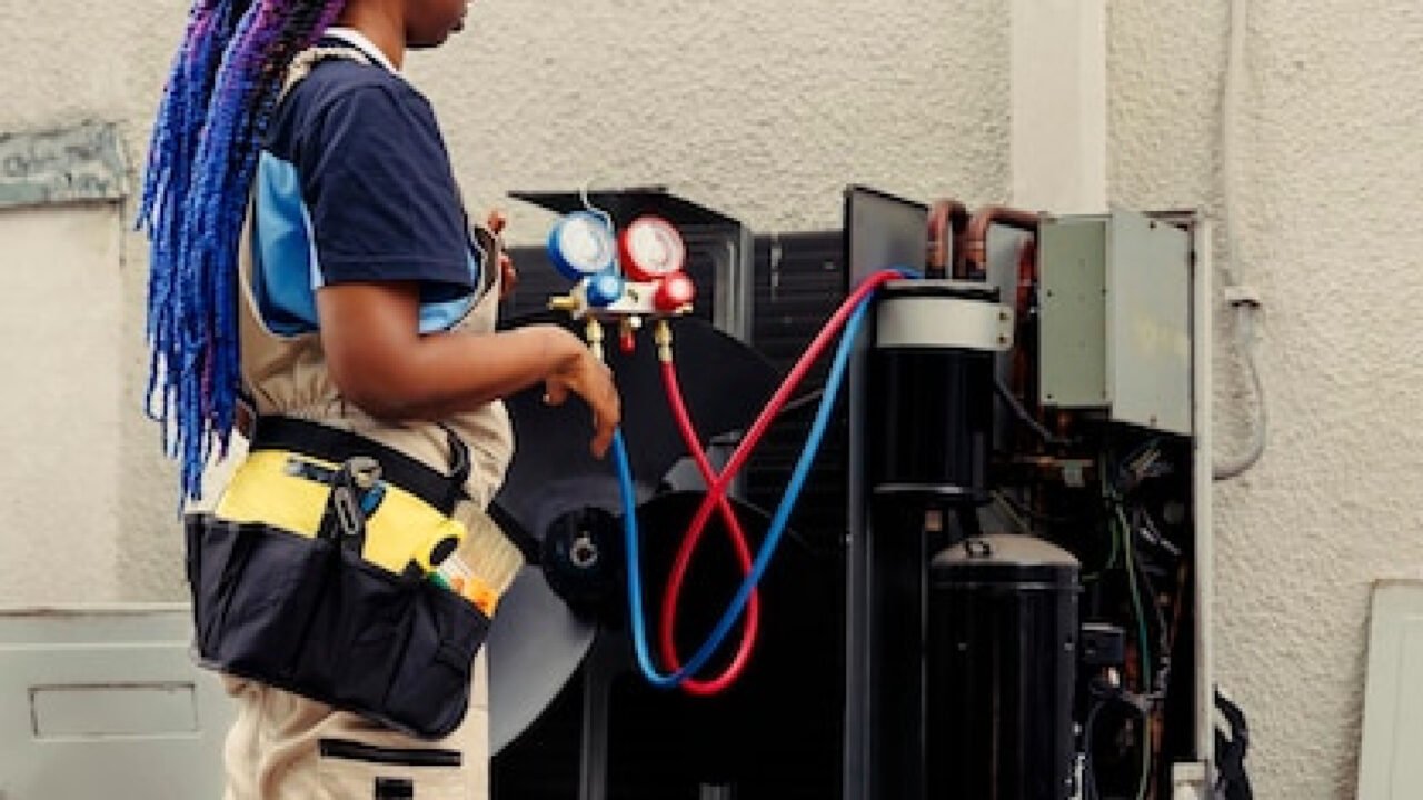 Comment les sites critiques protègent-ils leurs activités grâce aux groupes électrogènes ?